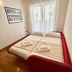 Riva Family Home - Central Apartment