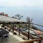Ambra Holiday House
