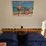 Villa Lago Foreground - Pet Friendly Stay- Garden-Parking-Lake View- Bike Friendly Holiday House