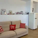 The Shabby House - Charming Seaside Retreat In Central Anzio, Steps From Beach And Train Station