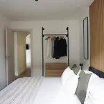 Club Tropicana Boutique Apartments