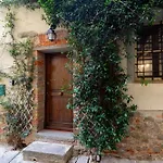 Casa Dei Briganti By Tuscanywego