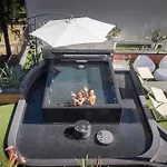 Admiral Hotel Villa Erme
