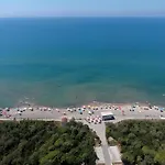 Belvilla By Oyo Baia Domizia Villaggio Camping E3
