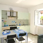 Apartment Mit 2 Schlafzimmern Und Balkon Bv2