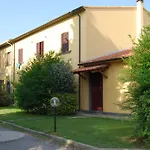 Wohnung In Cecina Mit Grossem Garten
