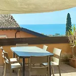 Appartement Mit Privatem Garten, Pool Und Seeblick