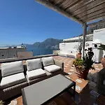 Casa Ella With Private Parking