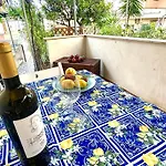 Dilettaanna Apartment With Private Garden