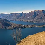 Casa In Riva Al Lago