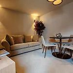 Le Reve Charmant Apartments - Via De L Ostan, 18