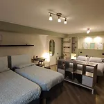 Appartamento Aleph With Private Parking, Next Train Station