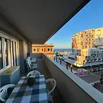 Appartamento Aria Di Mare Su Viale Ceccarini