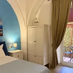 Chiaia Suites