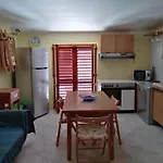 Appartement In Pisciotta Mit Grill
