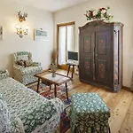 Villa Tullia - Stayincortina