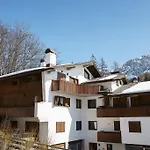 Villa Franchetti - Stayincortina