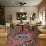 Hotel Leucosya
