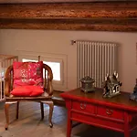 M Club De Luxe B&B