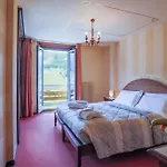 Hotel Pare