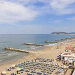 Hotel International