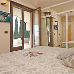 Villa Marisa