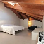 Mansarde In Villa