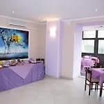 Hotel Dora