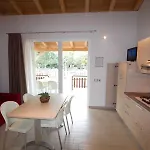 Tahiti Camping And Thermae Bungalow Park