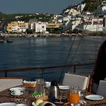 Plaghia Boat & Breakfast