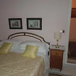Regina Suite