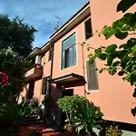 Cosy Holiday Home In Pompei With Garden