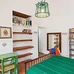 Appartamento In Villa Con Giardino Privato E Piscina
