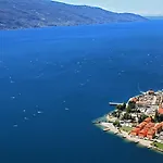 Campione Ora Apartments By Gardadomusmea