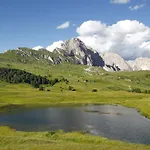 Garni Waltoy