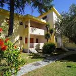 Triton Villas Residence & Hotel