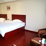Greentree Inn Jiangsu Zhenjiang Gaotie Wanda Square Express Hotel