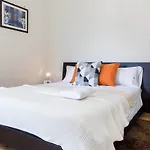 Stylish Joivy Flat With Garden