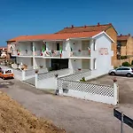 Mini hotel