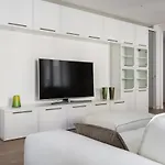 Pure White Luxury Apartment - Bymyhomeincomo