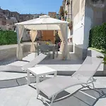 Holiday House Toto