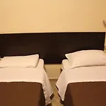 Hotel 106
