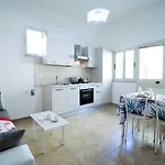 Holidaycasa Sebastiano - Grazioso Bilocale A 150 Mt Dal Mare