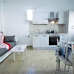 Holidaycasa Sebastiano - Grazioso Bilocale A 150 Mt Dal Mare