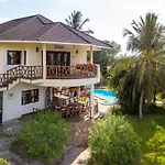 Villa Mashariki - Luxury Villa 400M From The Beach