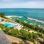 Albergo Capo Est