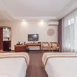 Days Inn Frontier Emeishan