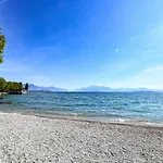Desenzano Beach Apartment