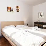 Desenzano Beach Apartment