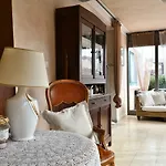 Hotel Oasis